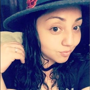 Meet your Posher, Carla